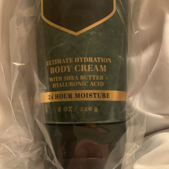 Body cream !!Men’s collection bath and body Works brand new - Picture 4 of 6